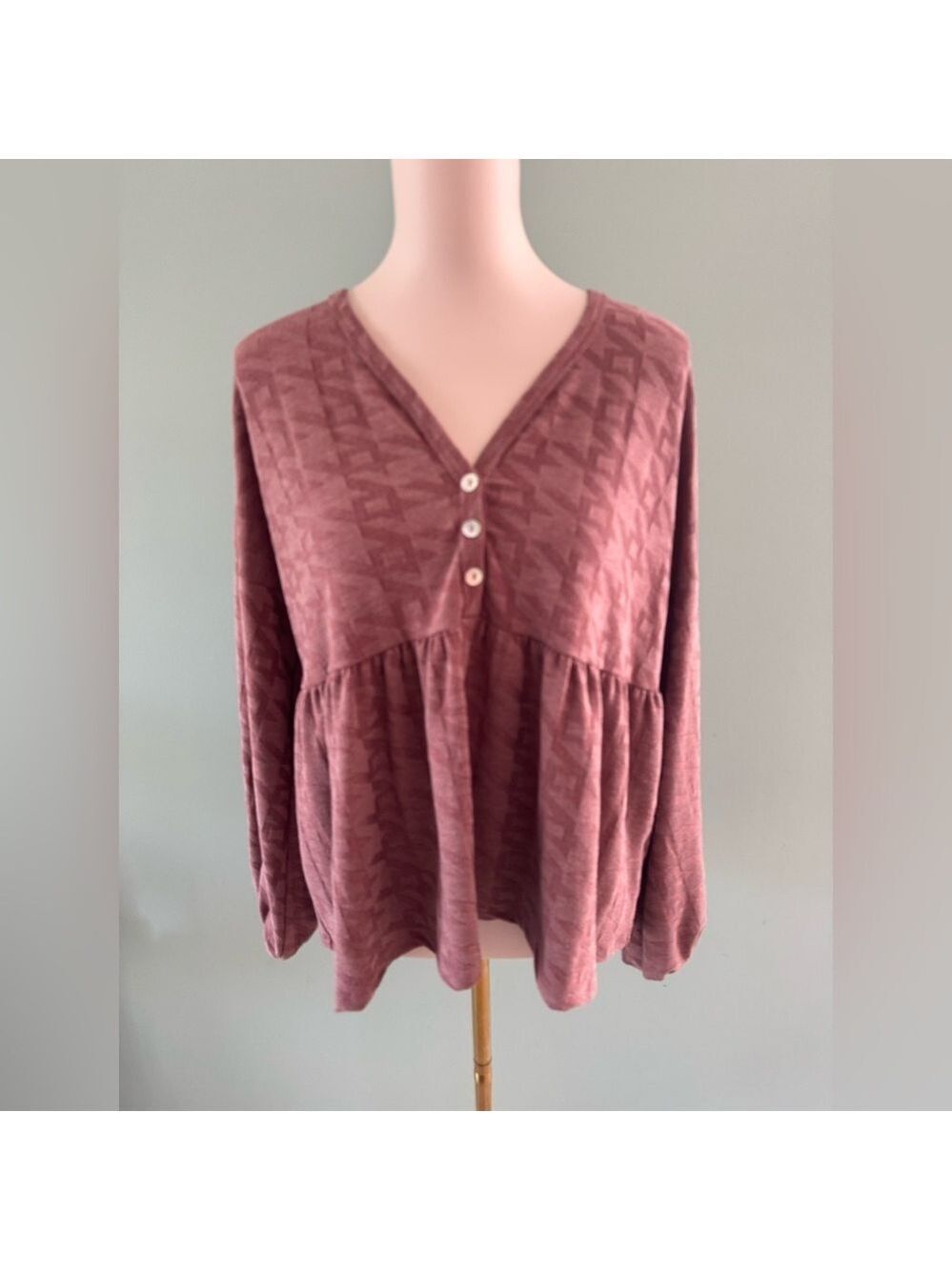 The Nines by HATCH Pink V-Neck Blouse with Relaxed Fit Size Small